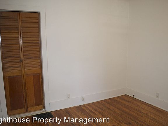 5th image of 1425 Tamarack Ave NW