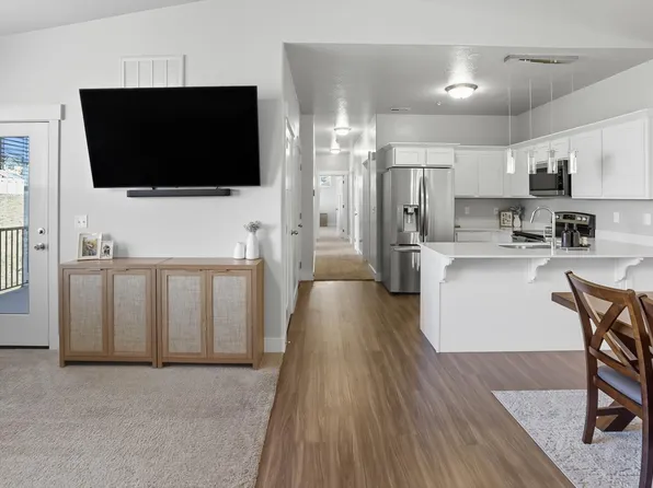 1816 W Eaglewood Dr Unit 301, Saratoga Springs, UT 84045