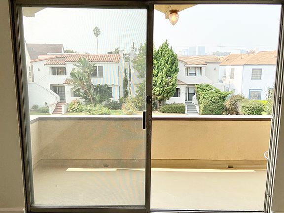 5th image of 1446 S Canfield Ave #6A