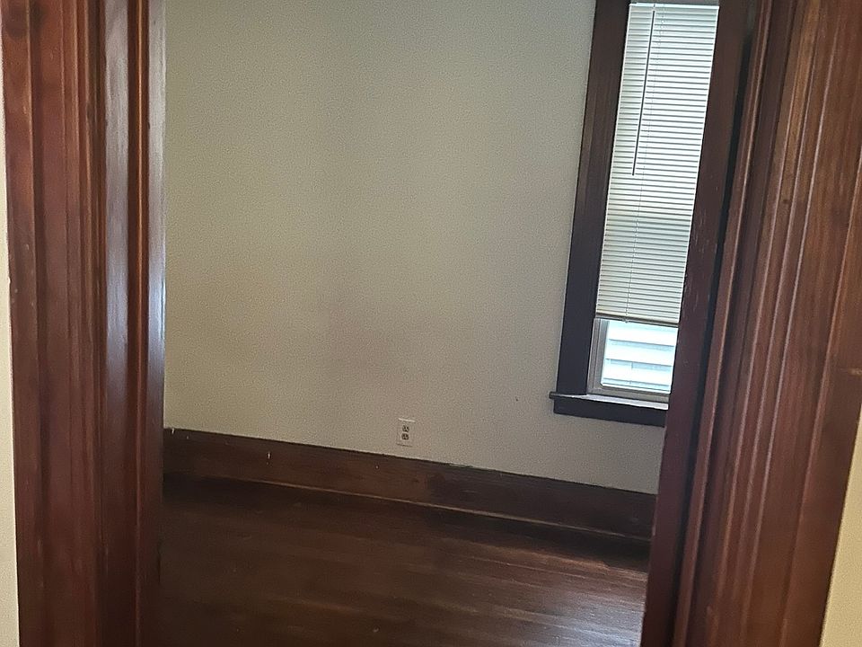 2nd image of 41 Morris St #1
