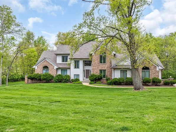 4850 Autumn Dr, Cedar Rapids, IA 52411