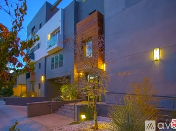 11925 Kling St APT 213, Valley Village, CA 91607