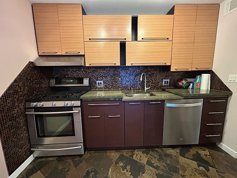 5400 Carriageway Dr — Photo 9