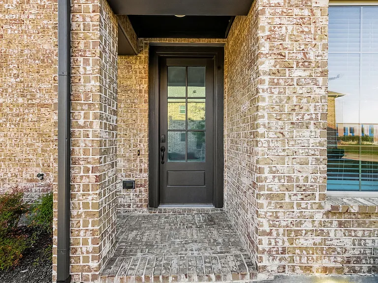 3720 Dutchess Dr — Photo 2