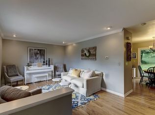 W2340 Heather St, Oconomowoc, WI 53066