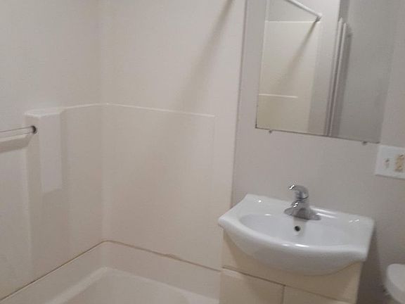 4th image of 425 W 16th St #427