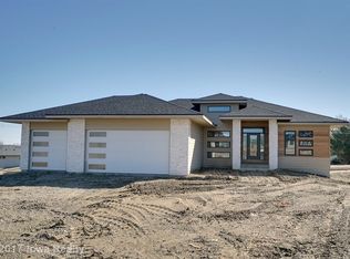 2512 NE 10th Ct, Grimes, IA 50111