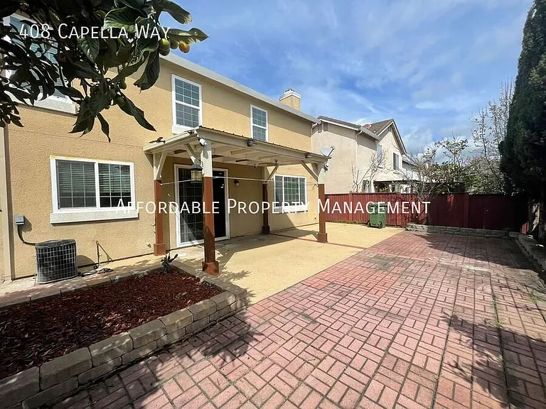 408 Capella Way — Photo 26