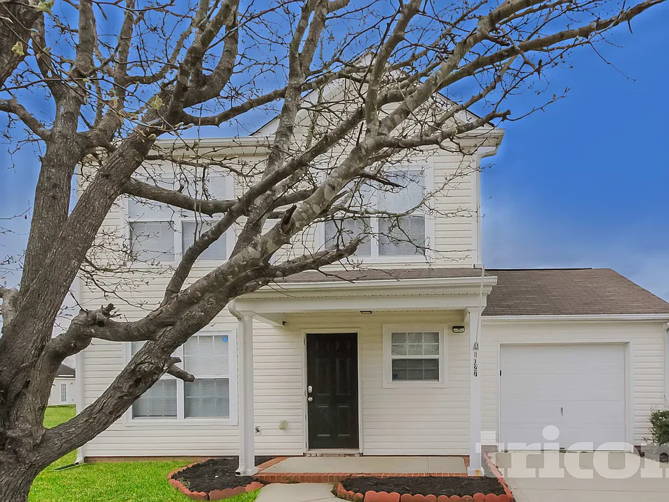 1027 Clover Gap Dr
