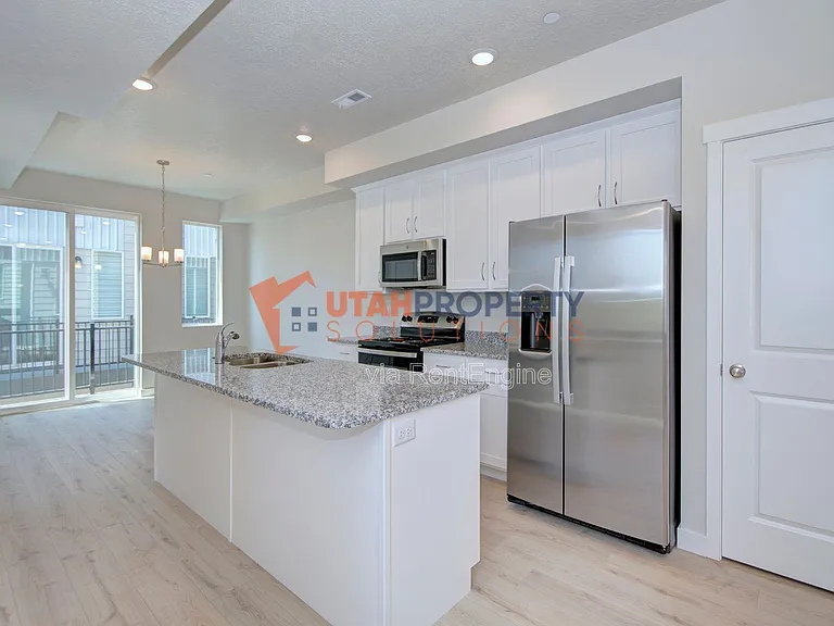 1146 S Redwood Rd #H806 — Photo 7