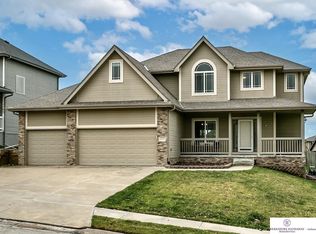 19323 H St, Omaha, NE 68135