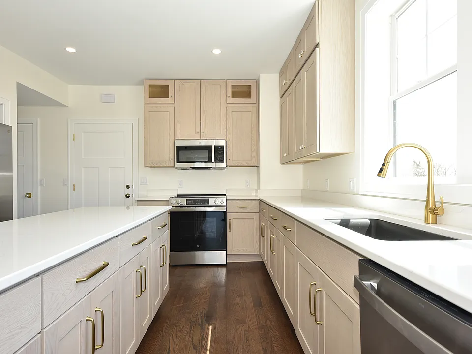 Front Apt - Kitchen Range and Sink
