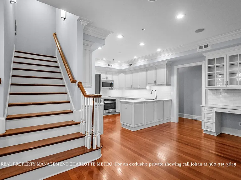 529 Queens Rd — Photo 20