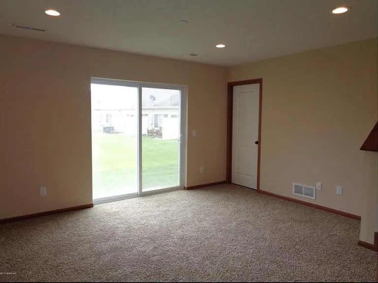 5244 Foxfield Dr NW — Photo 8