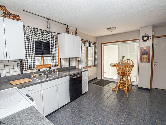5th image of 1343 Pheasant Ct
