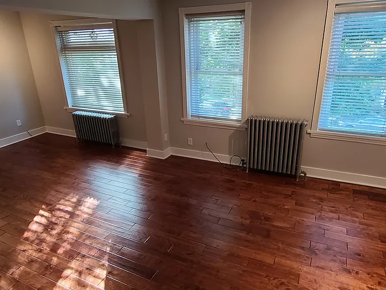 5827 Holden St #3 — Photo 4