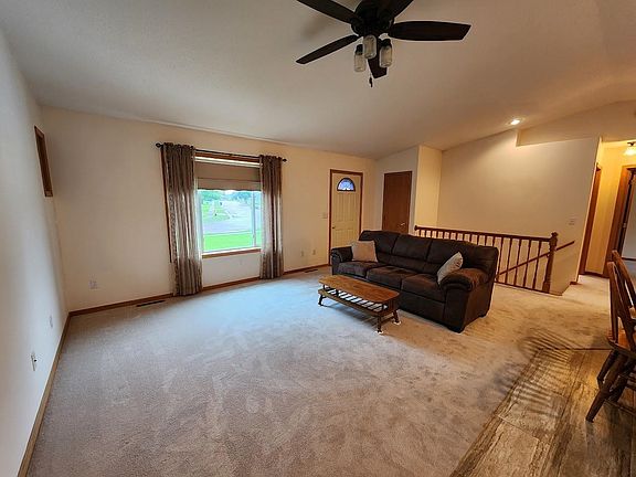 4th image of 1220 Pasque Cir