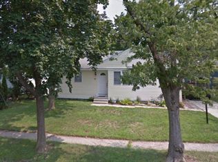 33 Gainor Ave, Maple Shade, NJ 08052
