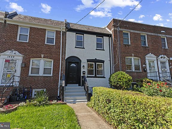 3rd image of 1447 Bangor St SE