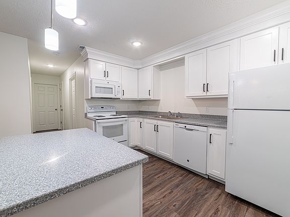 4th image of 6196 Commerce Dr #11002556