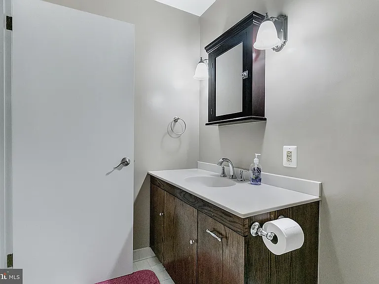 2108 48th St NW — Photo 32