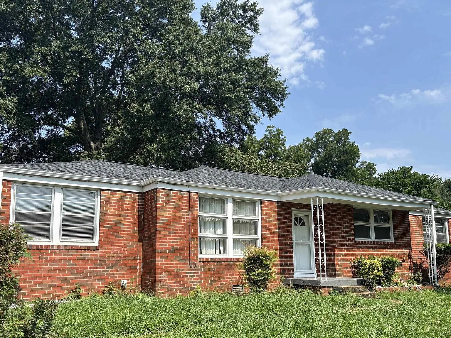 4 bed, 1.5 bath, 1480 sqft, $1,600 — Photo 1