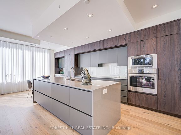 3rd image of 151 Avenue Rd #204