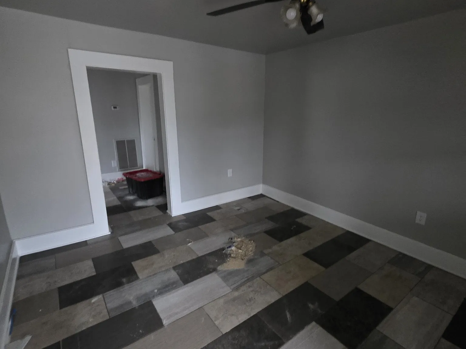 3 bed, 1130 sqft, $2,300 — Photo 3