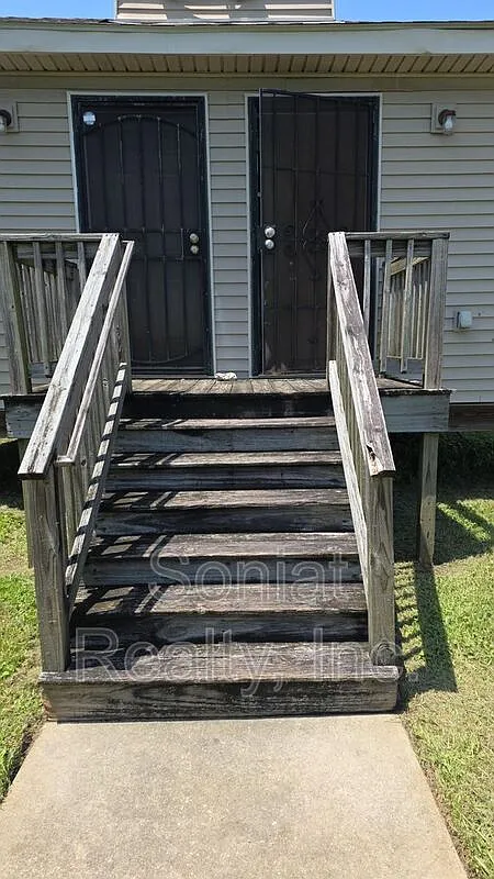 2 bed, 1.0 bath, 826 sqft, $1,250 — Photo 4