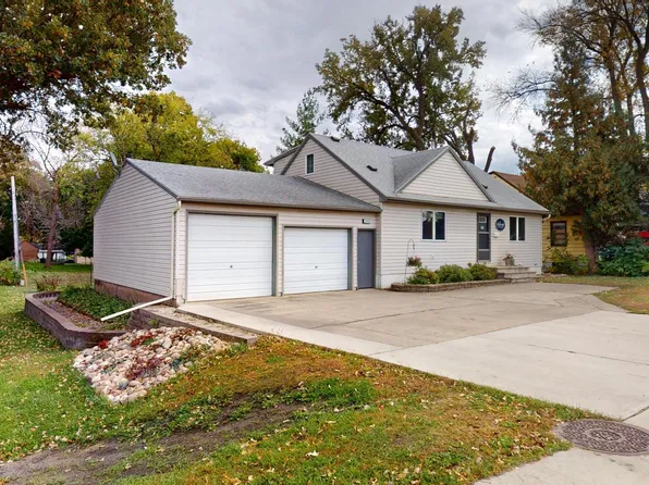 1112 Bridge Ave, Albert Lea, MN 56007