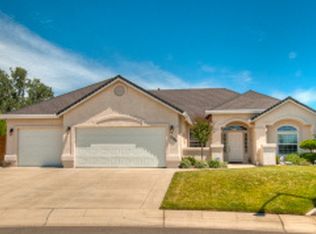 2588 Valencia St, Redding, CA 96003