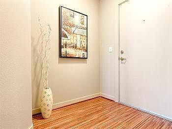 4th image of 1420 E Pine St Unit 606