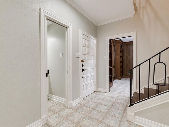 4th image of 9617 Longmont Dr