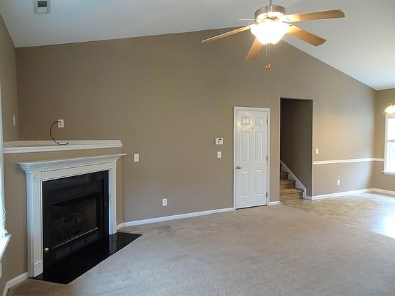 3rd image of 241 Bonanza Dr