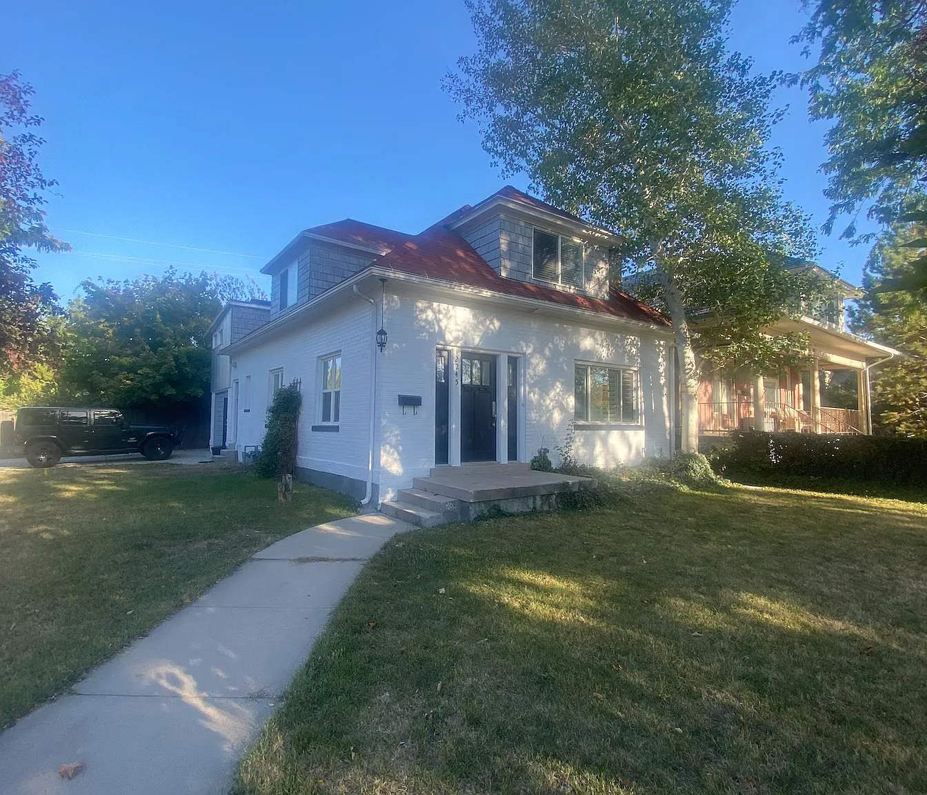 2 bed, 1.5 bath, 2036 sqft, $3,000 — Photo 1