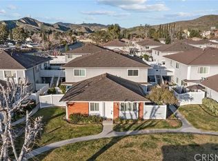 28043 Robin Ave, Santa Clarita, CA 91350