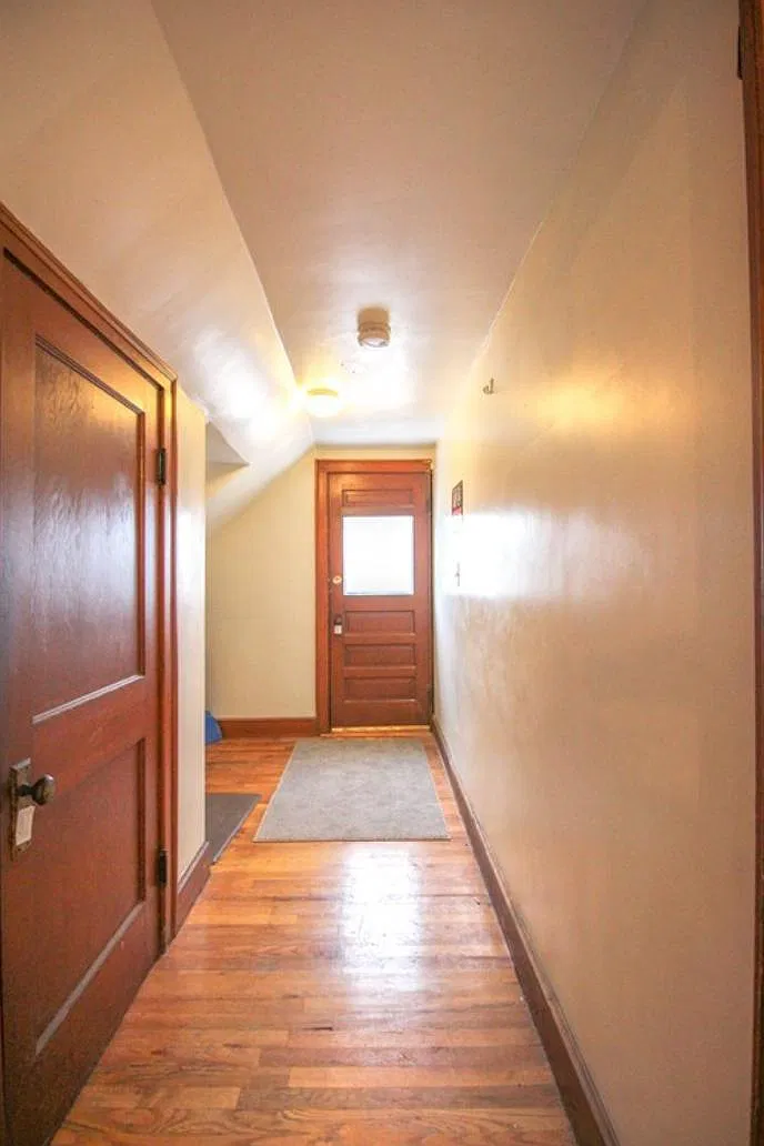 2 bed, 1000 sqft, $1,675 — Photo 3