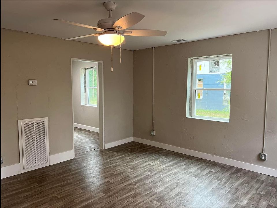 2nd image of 1316 Avalon Ave