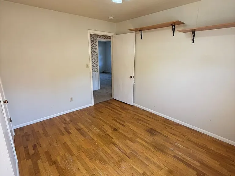 550 Carlson Dr — Photo 20