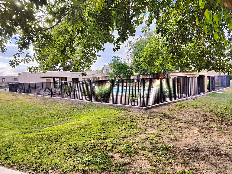 1028 E Bendix Dr — Photo 4