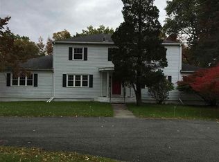 4 Noonan Ln, Albany, NY 12209