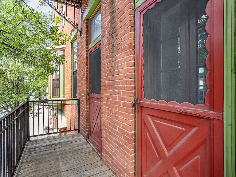 25 W Pomfret St — Photo 21