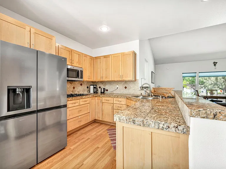 14220 W Windriver Ln — Photo 9
