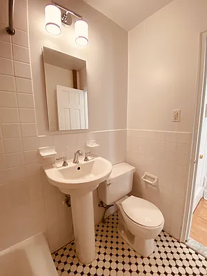 Rented by Metropolis Real Estate of Manhattan | media 13