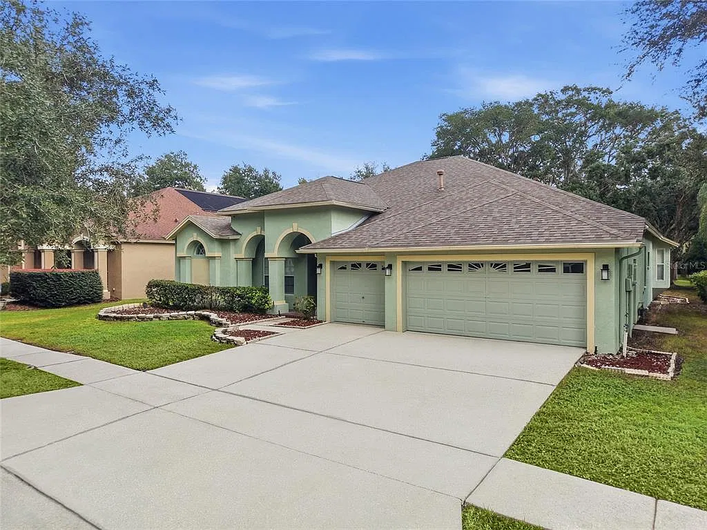 4 bed, 3.0 bath, 2843 sqft, $4,100 — Photo 3