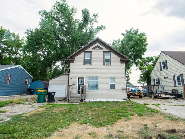 205 1st Ave E, West Fargo, ND 58078