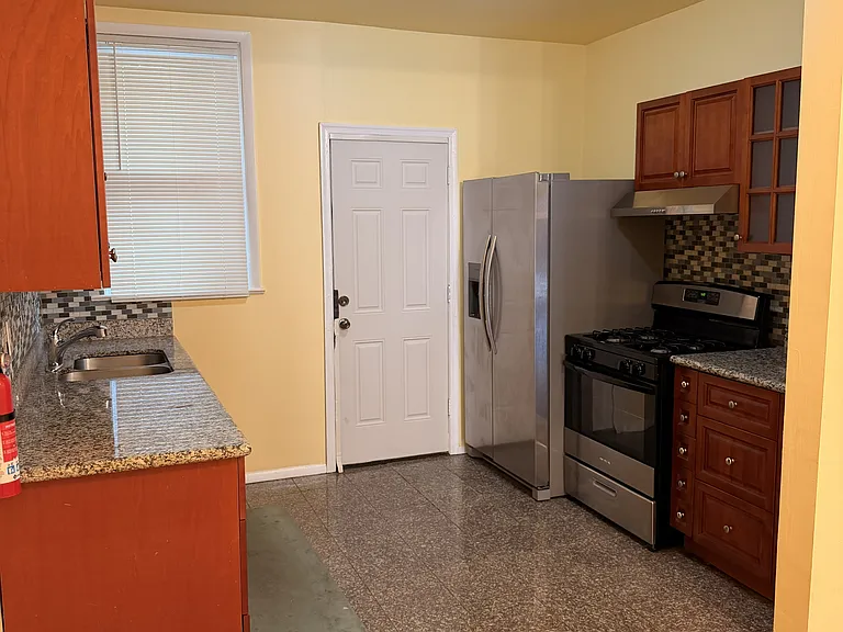 3126 Tasker St — Photo 6