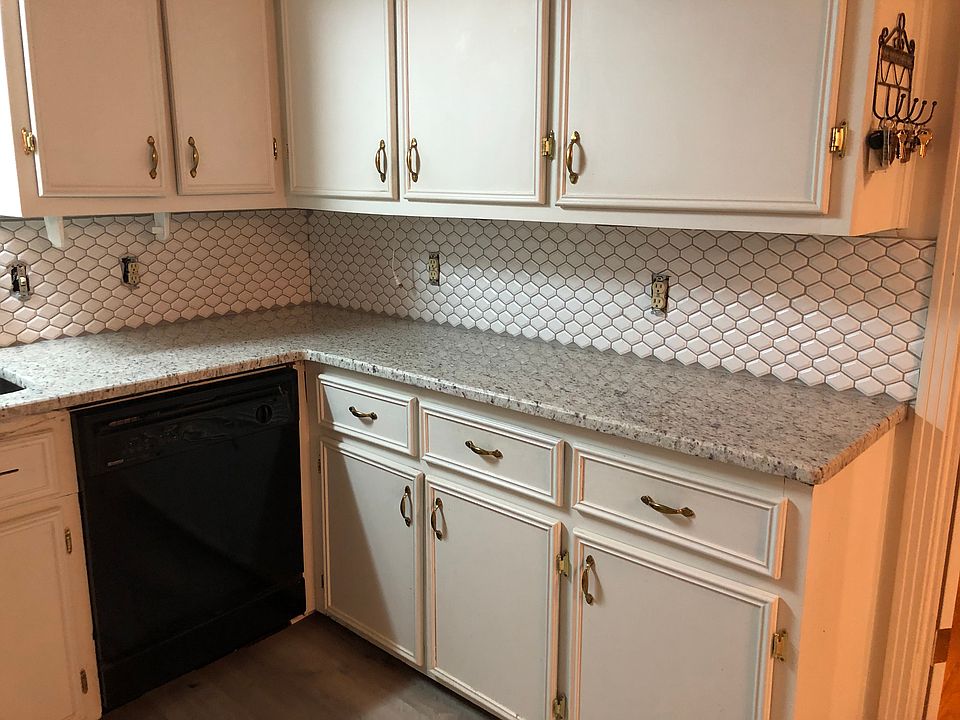 1st image of 89 Ayers Dr