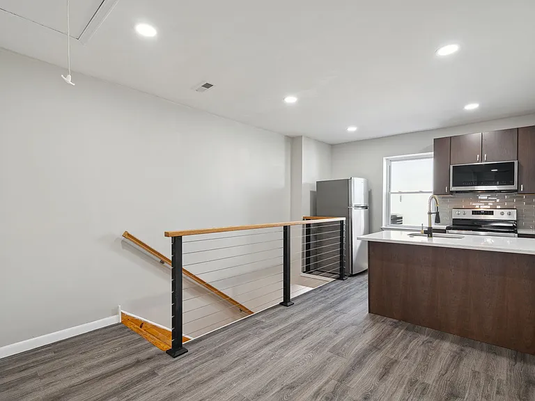 175 W Girard Ave #2 — Photo 1