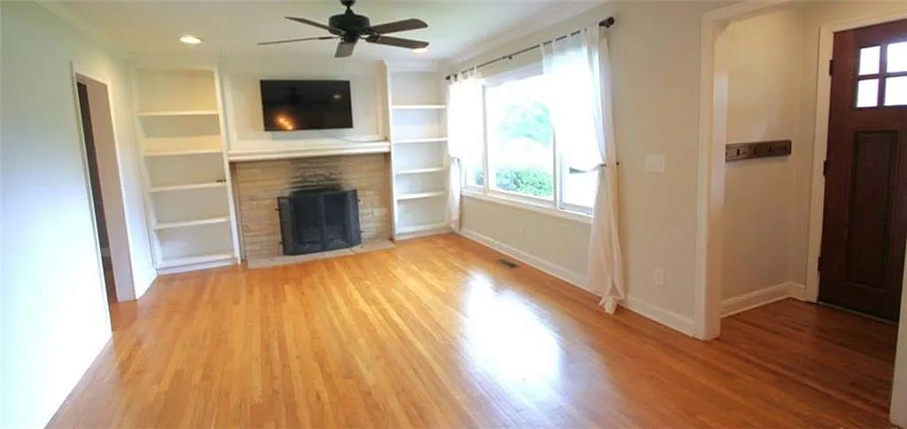 5 bed, 3.0 bath, 2575 sqft, $3,500 — Photo 4